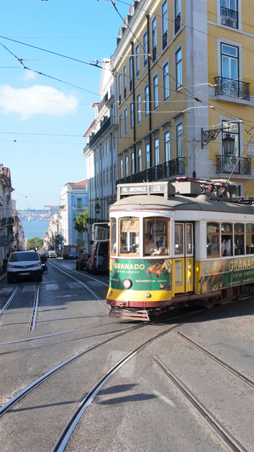 Lisabonem historickou tramvají