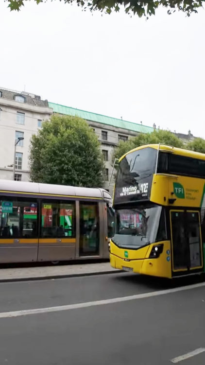 V Dublinu jedeme busem. 🚌 Cílová stanice Phoenix park. 🌲